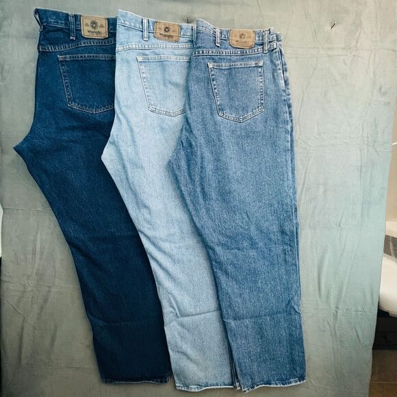 Wrangler Jeans Mens Size 40X32 Lot Of 3 Shades of Blue Relaxed Fit 100% Cotton - Picture 1 of 16